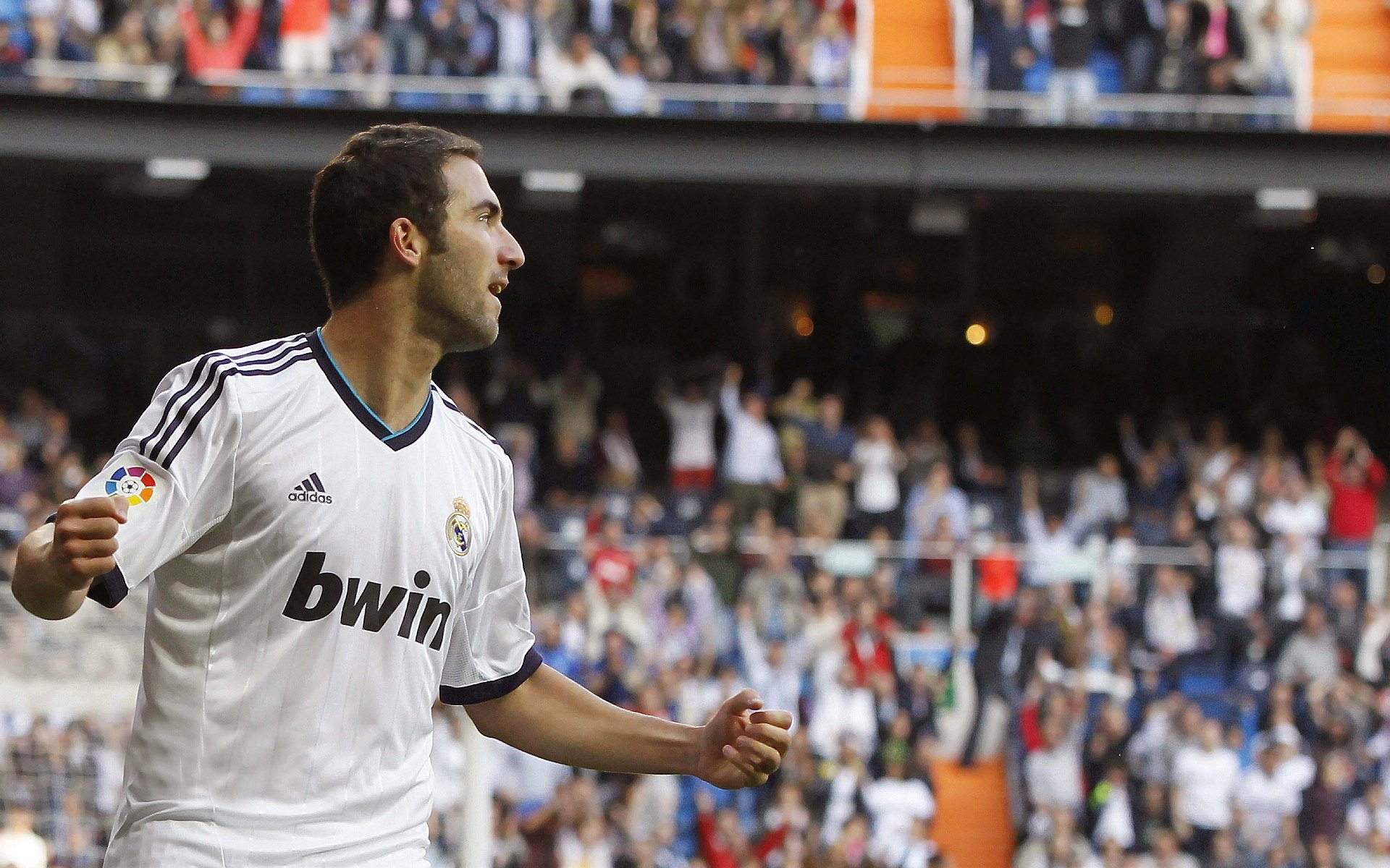 星空体育下载-东亚杯中国女足夺冠 球迷激情四射，中国女足东亚杯首胜